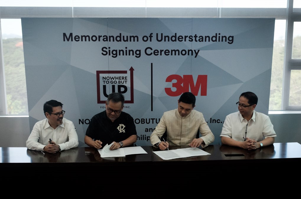 From UP Fight to UP Flight 4 MoA signing between 3M Managing Director Ariel Lacsamana, UP President Danilo Concepcion, NTGBUP President Mandy Reyes and NTGBUP Chairman Agaton Uvero