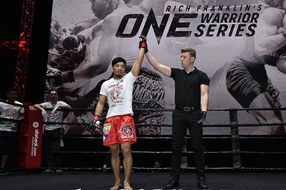 Inspired by Manny Pacquiao, Lito Adiwang Is Following in the Footsteps of His Hero 5 Inspired by Manny Pacquiao, Lito Adiwang Is Following in the Footsteps of His Hero